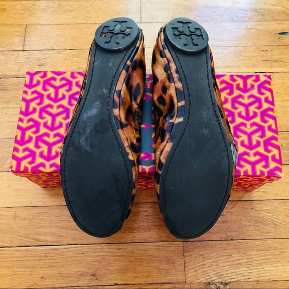 Tory Burch Leopard Flats Size 8 - Picture 2 of 4